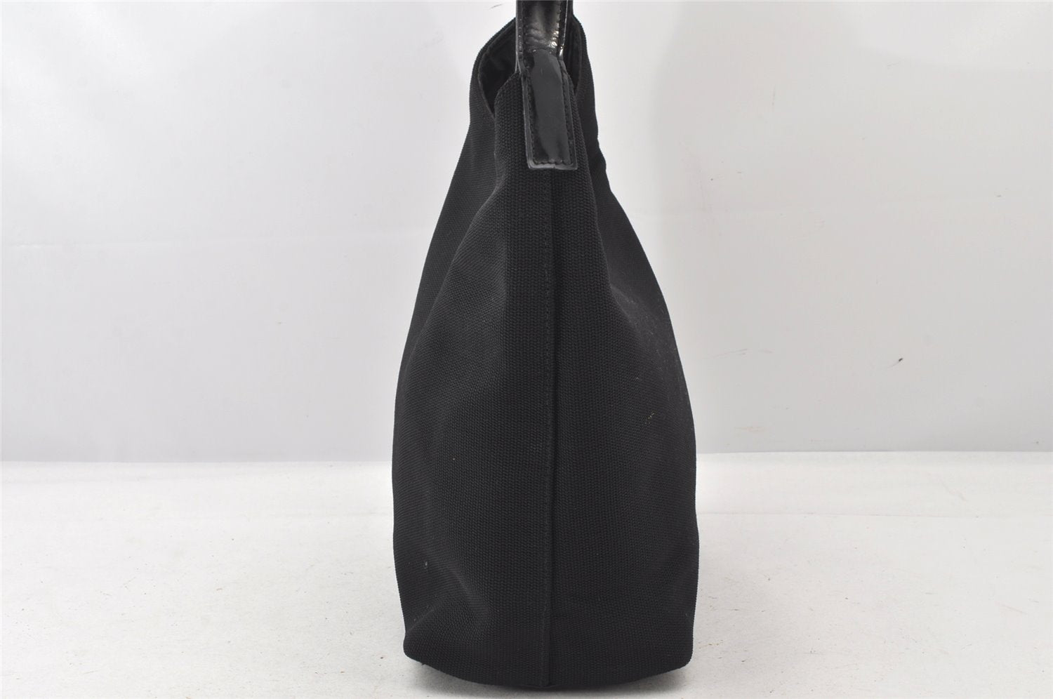 Authentic GUCCI Vintage Shoulder Hand Bag Purse Nylon Leather Black 6039K