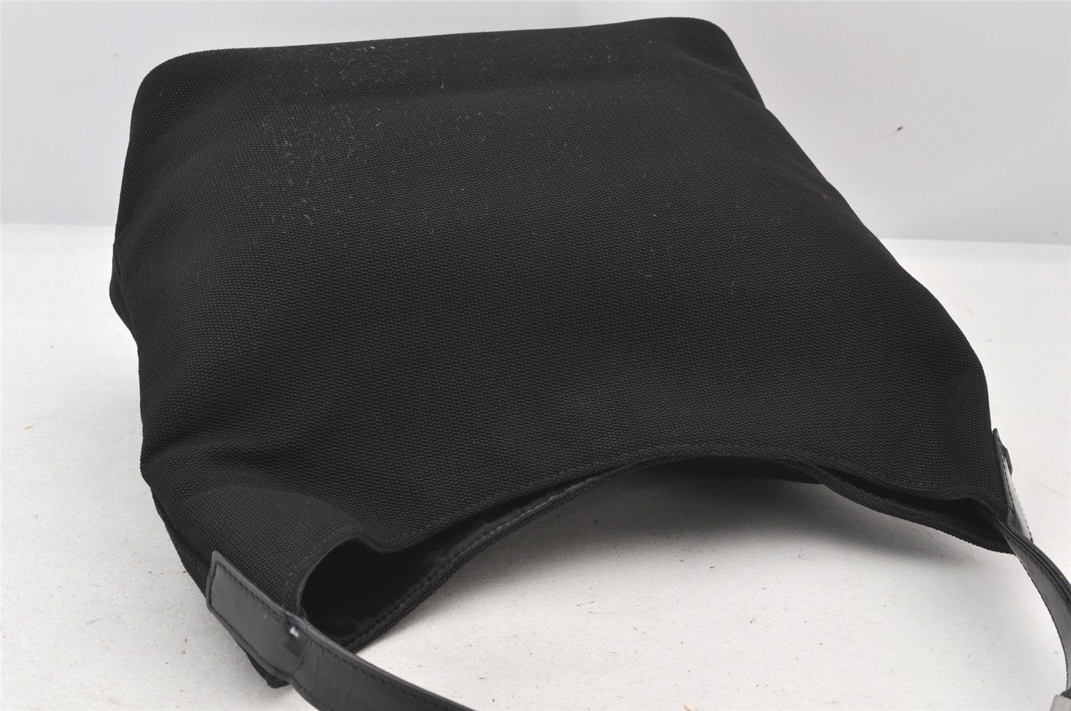 Authentic GUCCI Vintage Shoulder Hand Bag Purse Nylon Leather Black 6039K