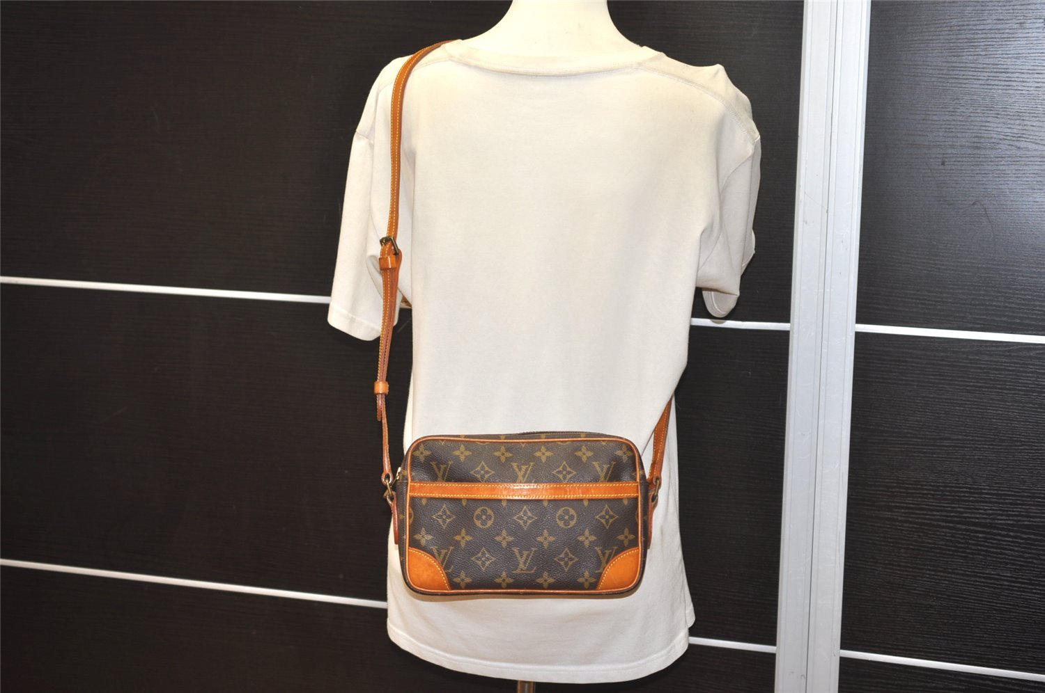 Authentic Louis Vuitton Monogram Trocadero 23 Shoulder Cross Bag M51276 LV 6040J