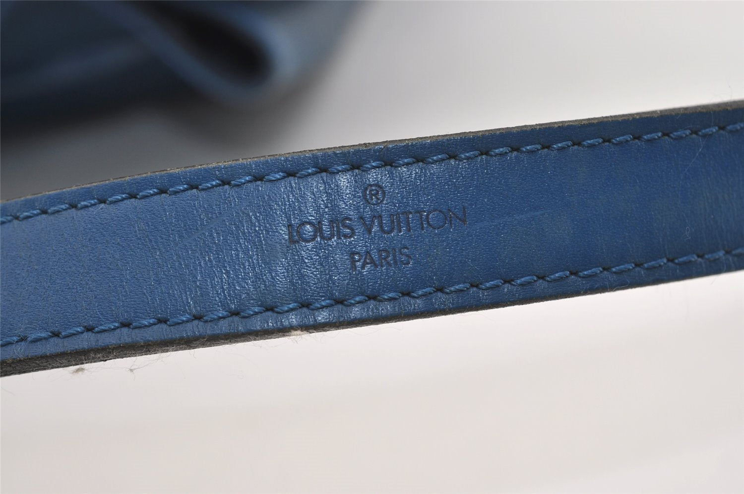 Authentic Louis Vuitton Epi Petit Noe Shoulder Drawstring Bag M44105 Blue 6045J