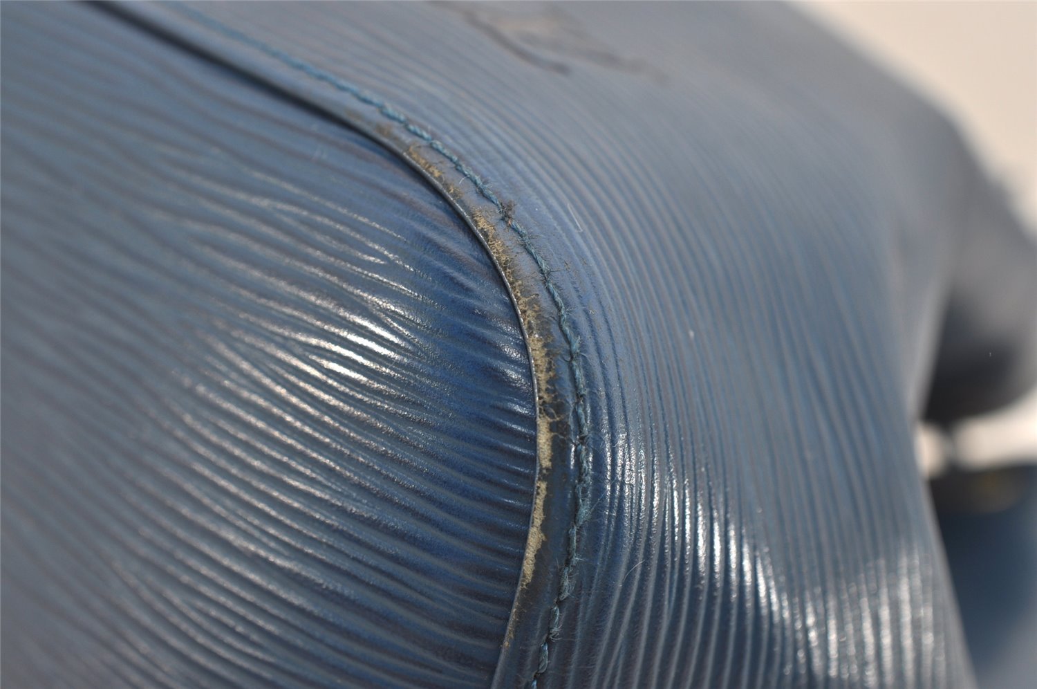 Authentic Louis Vuitton Epi Petit Noe Shoulder Drawstring Bag M44105 Blue 6045J