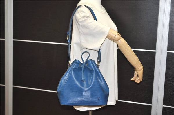 Authentic Louis Vuitton Epi Petit Noe Shoulder Drawstring Bag M44105 Blue 6045J
