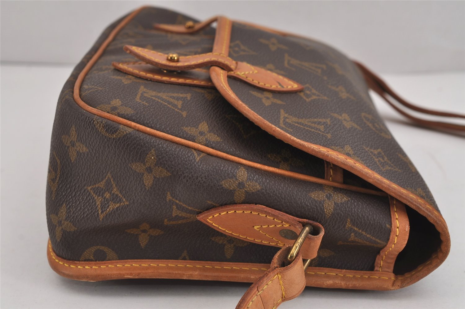 Authentic Louis Vuitton Monogram Gibeciere MM Shoulder Cross Bag M42247 LV 6046J