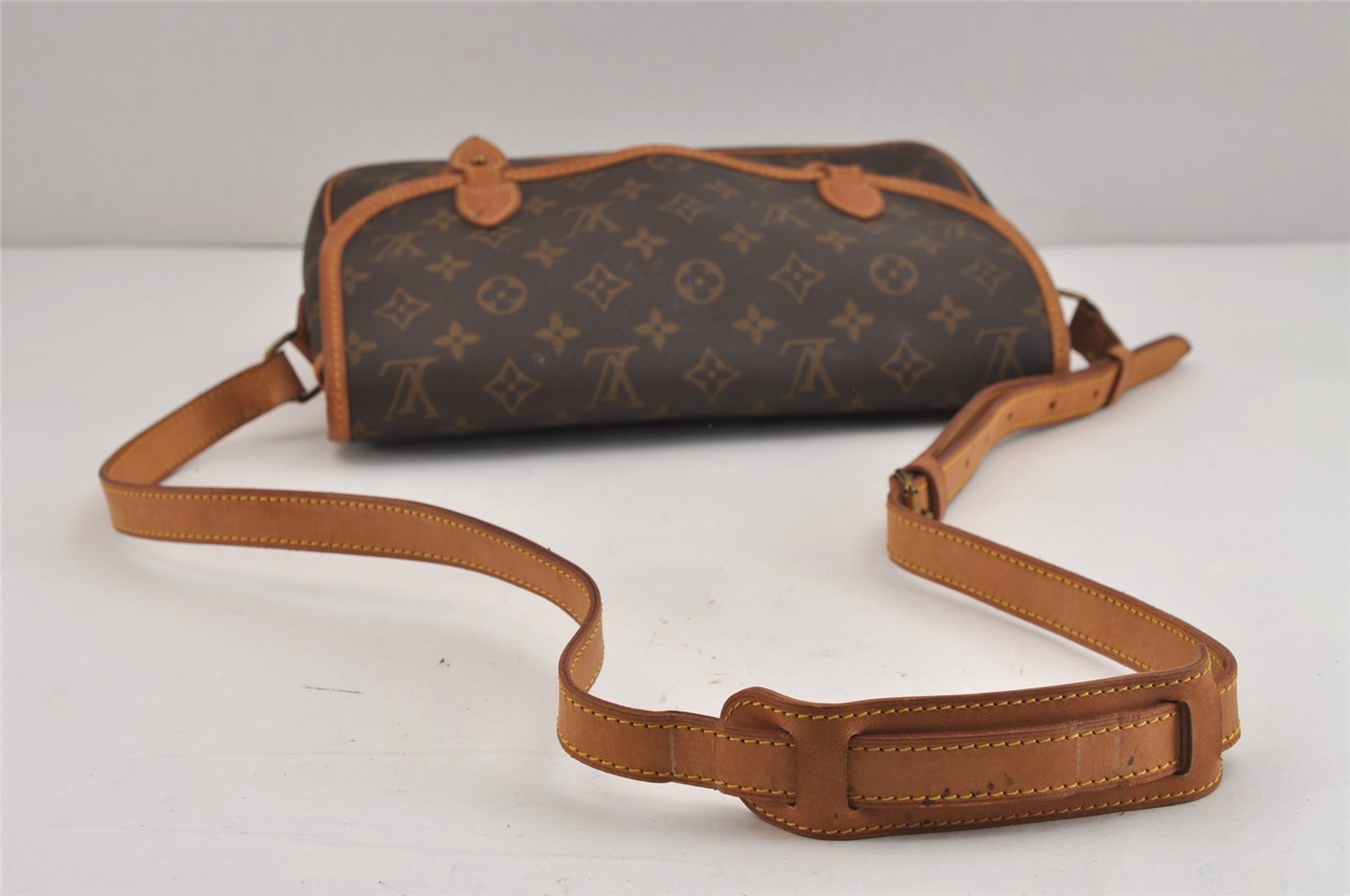 Authentic Louis Vuitton Monogram Gibeciere MM Shoulder Cross Bag M42247 LV 6046J