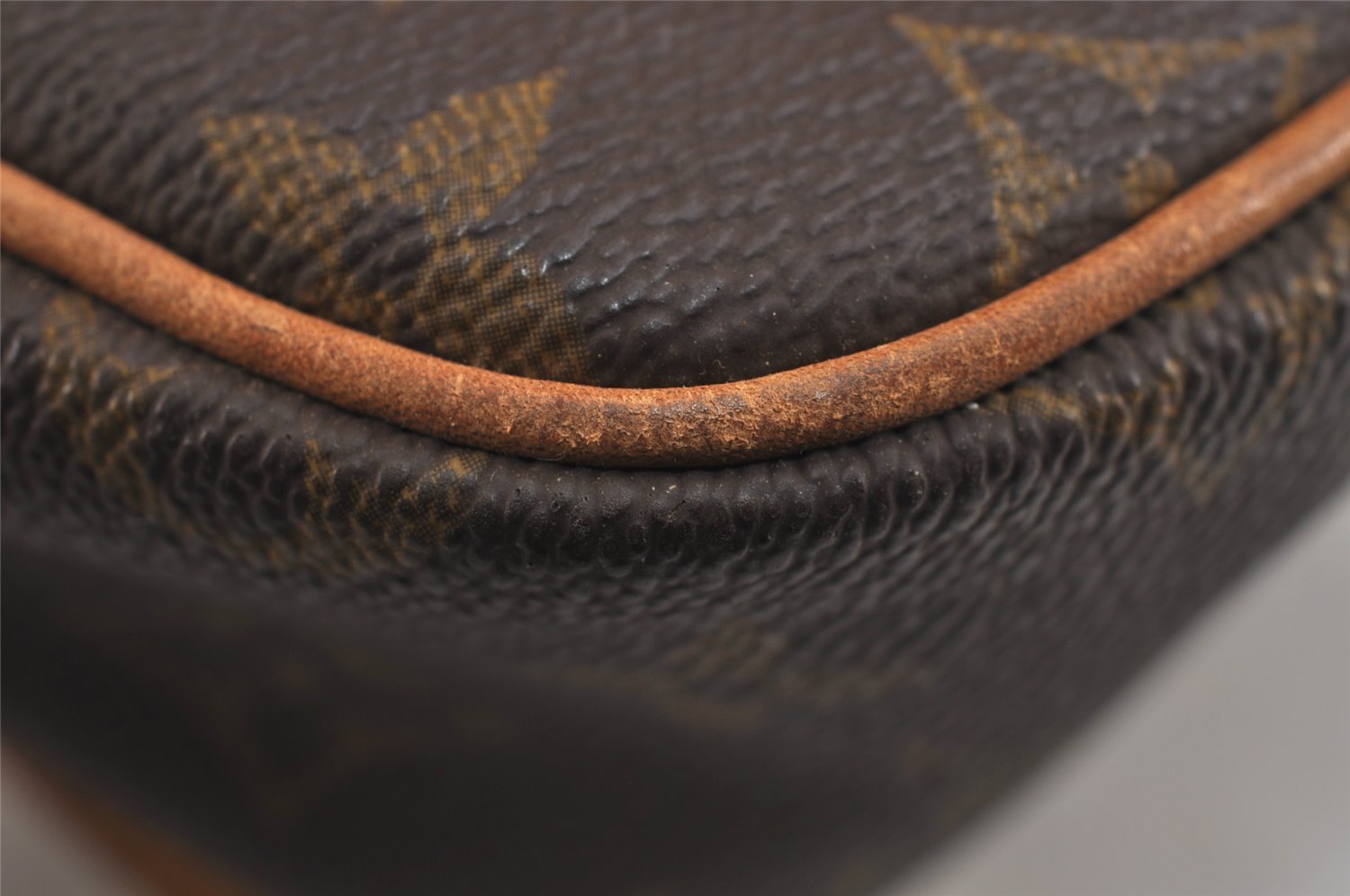 Authentic Louis Vuitton Monogram Gibeciere MM Shoulder Cross Bag M42247 LV 6046J