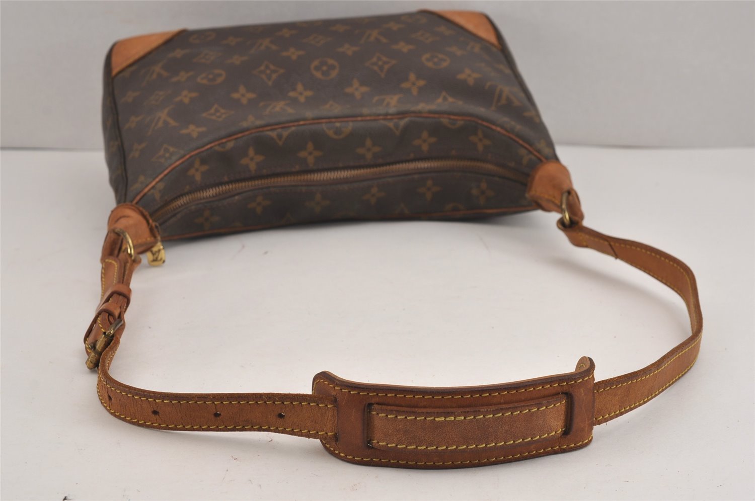 Authentic Louis Vuitton Monogram Boulogne 30 Shoulder Cross Bag M52165 LV 6049J