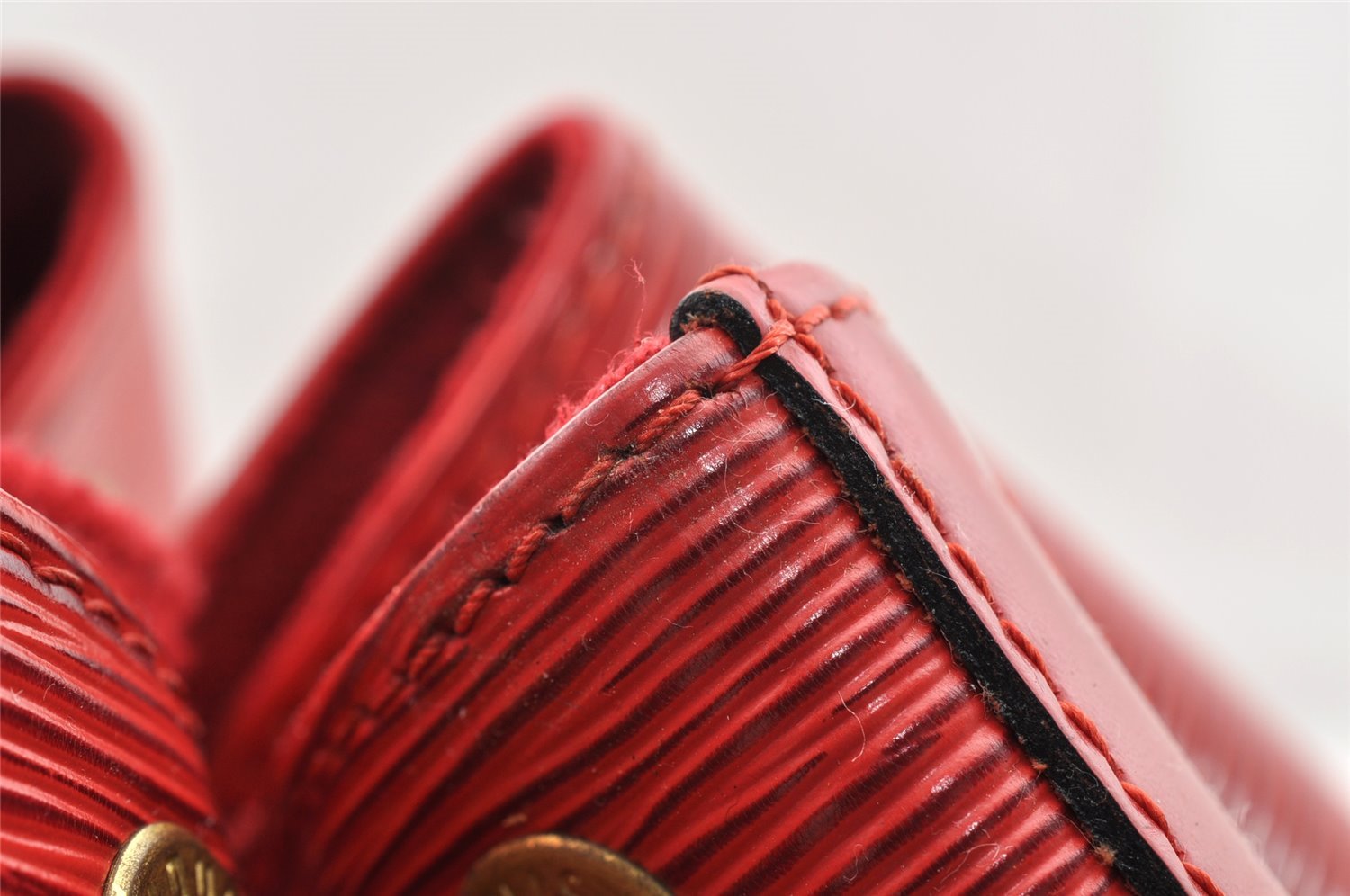 Authentic Louis Vuitton Epi Petit Noe Shoulder Drawstring Bag M44107 Red 6051I