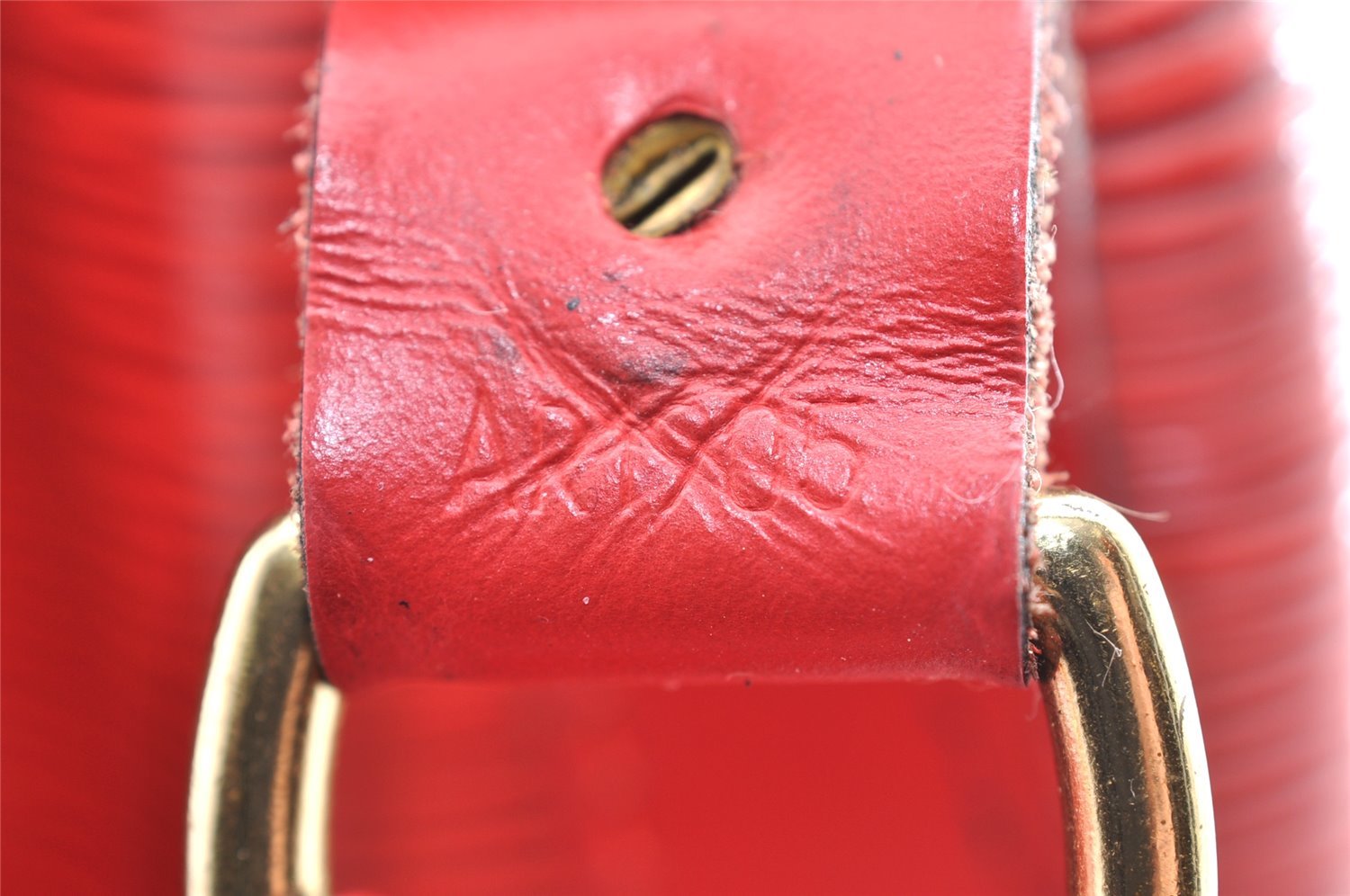 Authentic Louis Vuitton Epi Petit Noe Shoulder Drawstring Bag M44107 Red 6051I