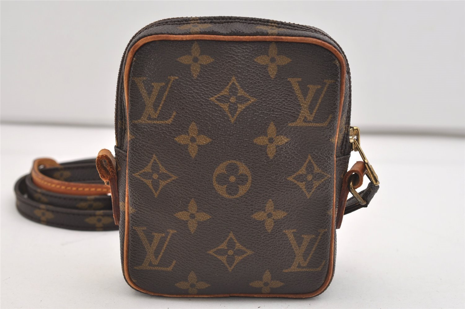 Auth Louis Vuitton Monogram Mini Poche Danube Shoulder Bag M45268 Junk 6053J