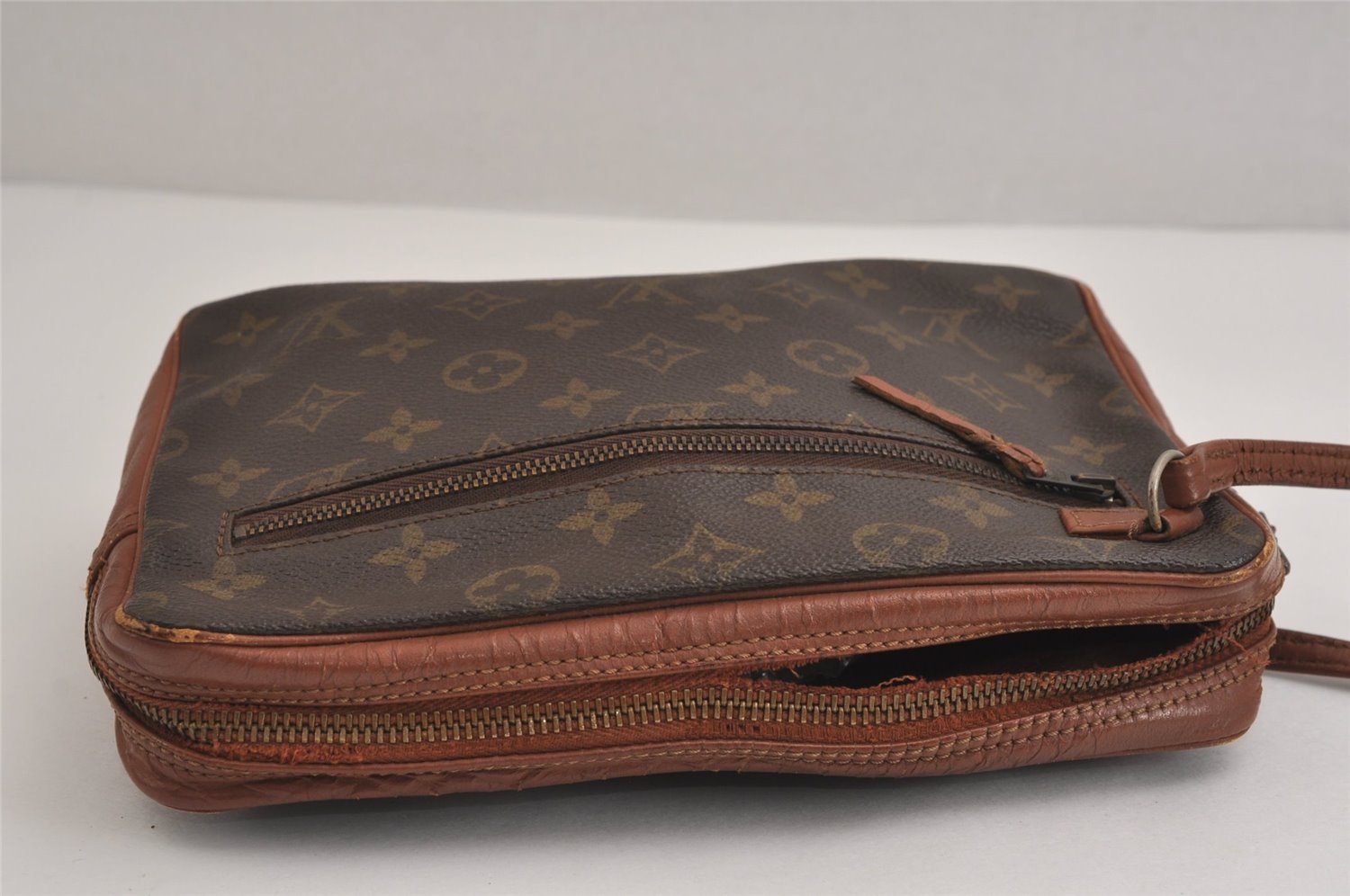 Authentic Louis Vuitton Monogram Pochette Sport Clutch Bag Old Model Junk 6055J