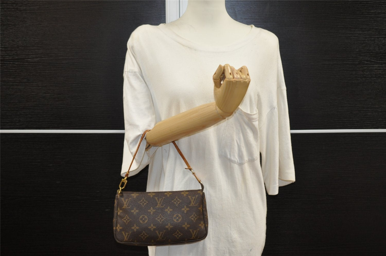 Authentic Louis Vuitton Monogram Pochette Accessoires Pouch M51980 LV 6056I