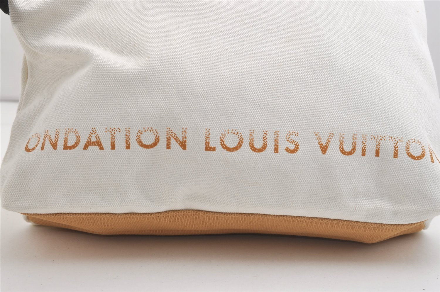 Authentic Louis Vuitton Fondation Exclusive Shoulder Tote Bag Canvas White 6057J