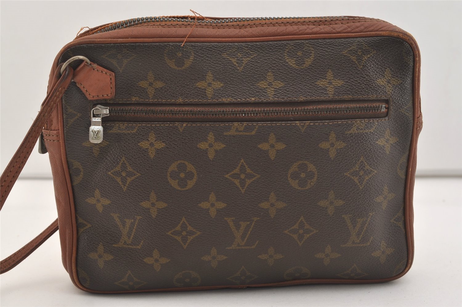 Authentic Louis Vuitton Monogram Pochette Sport Clutch Bag Old Model Junk 6059J