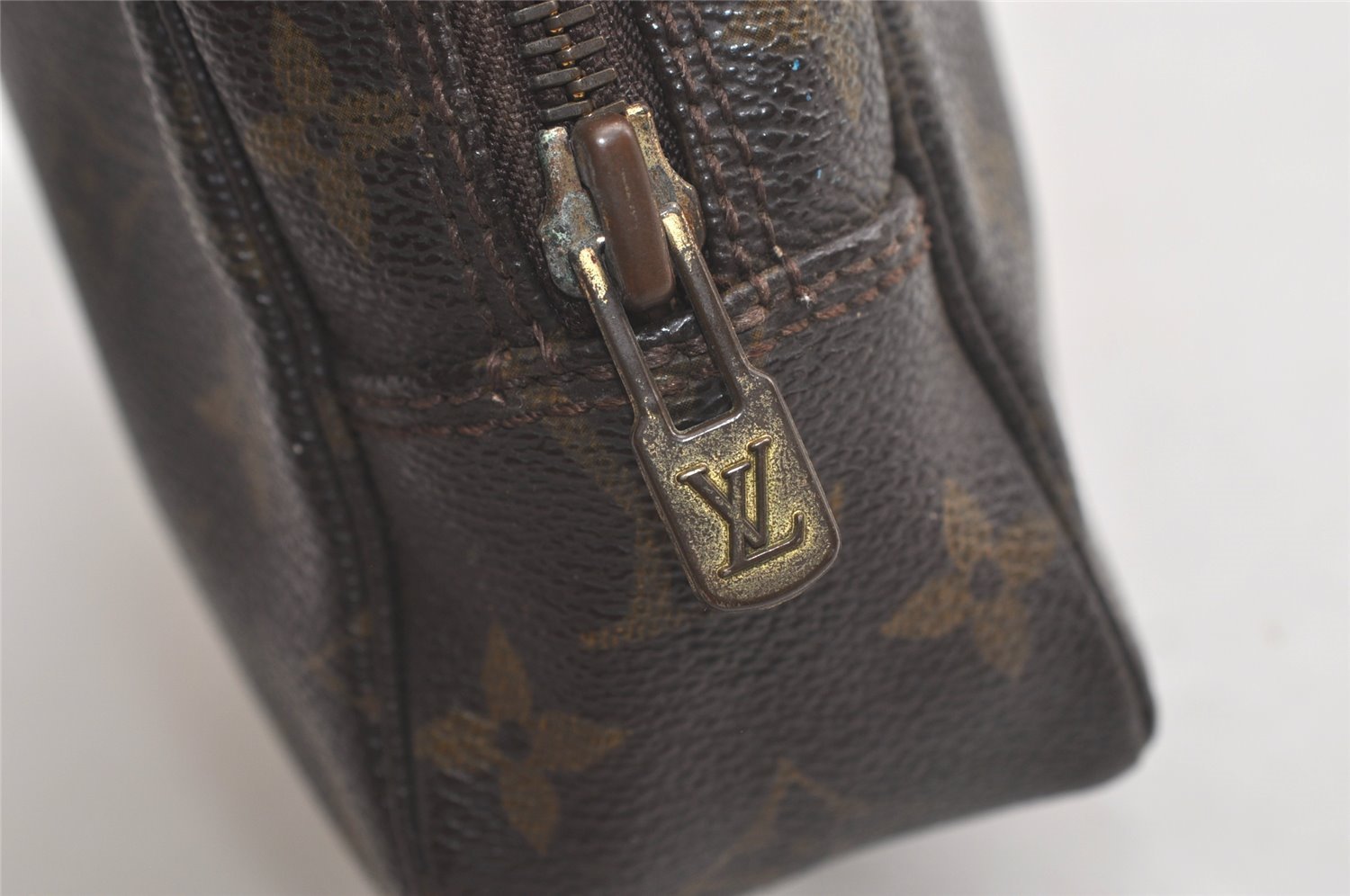 Auth Louis Vuitton Monogram Trousse Toilette 23 Clutch Hand Bag M47524 LV 6060K