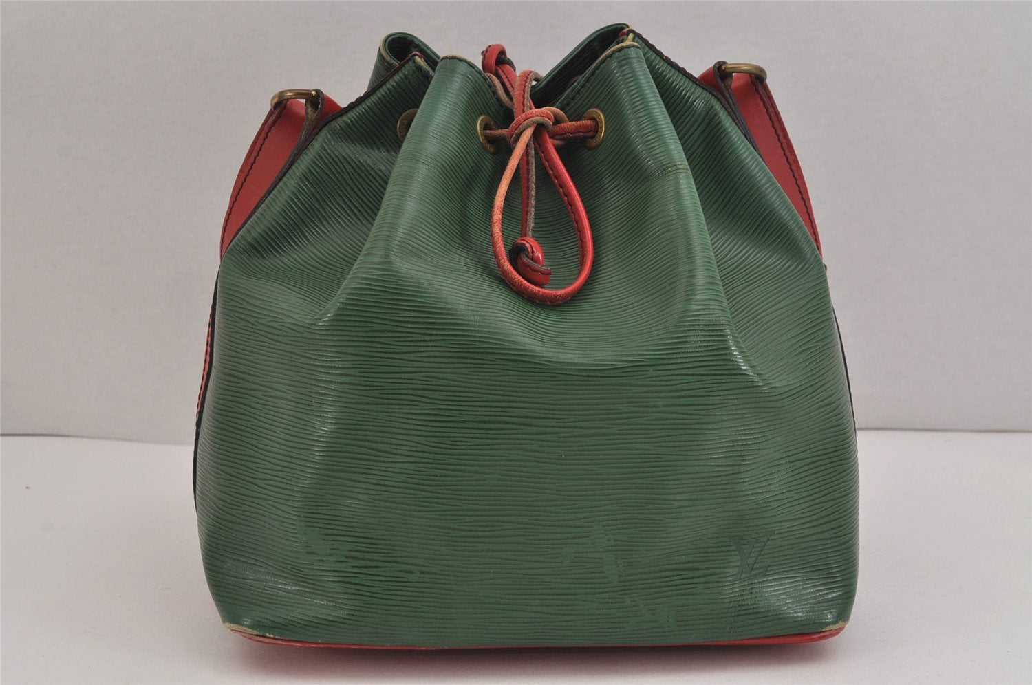 Authentic Louis Vuitton Epi Petit Noe Bi-color Green x Red Drawstring Bag 6061J