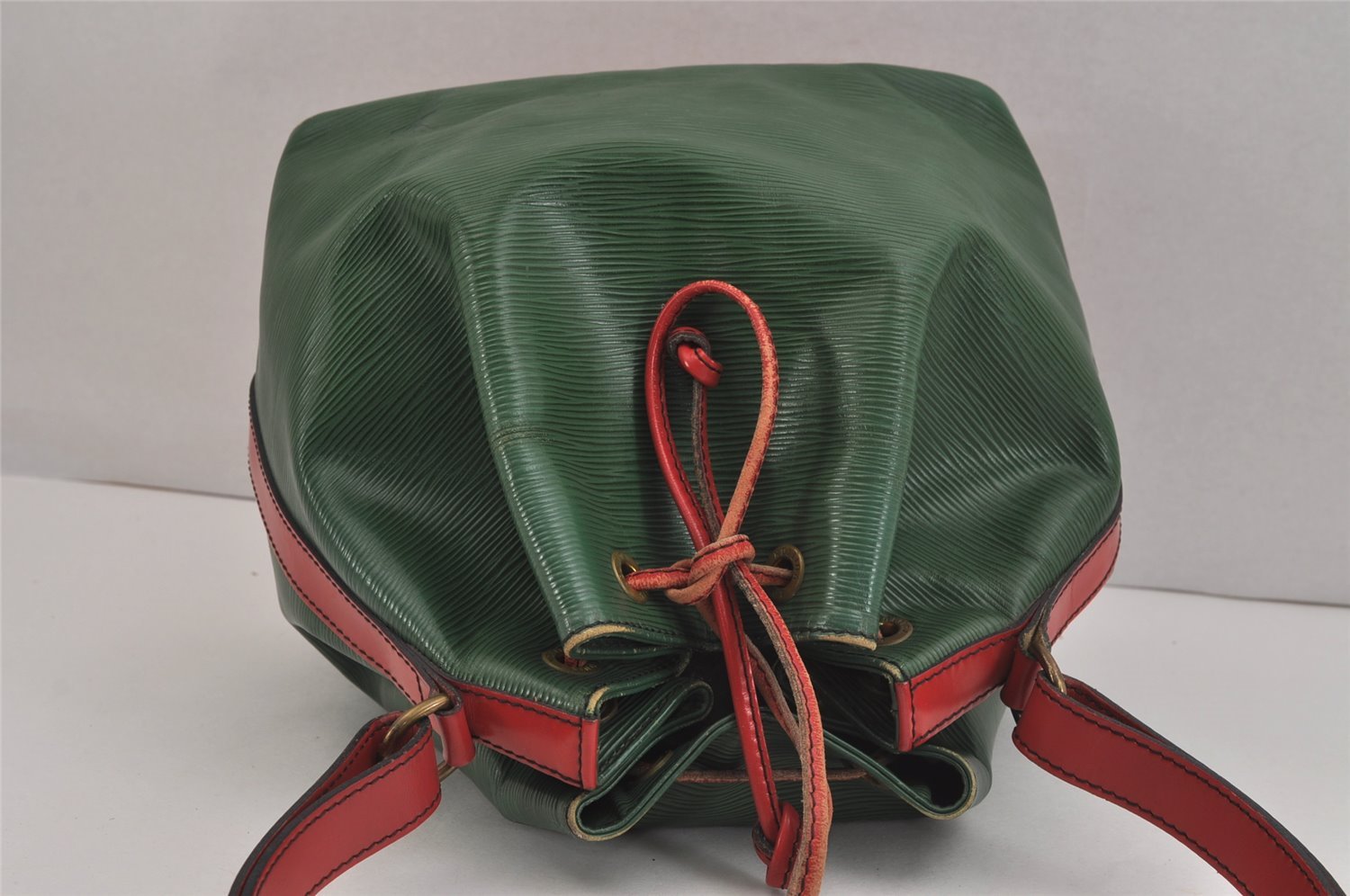 Authentic Louis Vuitton Epi Petit Noe Bi-color Green x Red Drawstring Bag 6061J