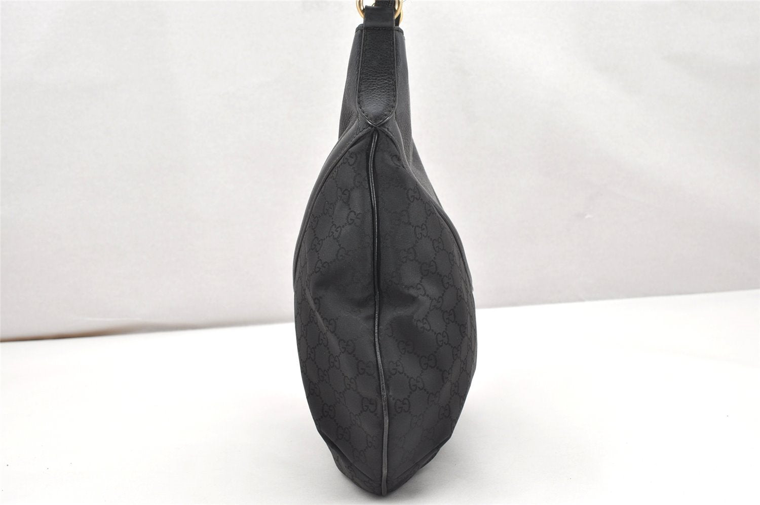 Authentic GUCCI Vintage Bamboo Shoulder Hand Bag Nylon Leather Black 6068K