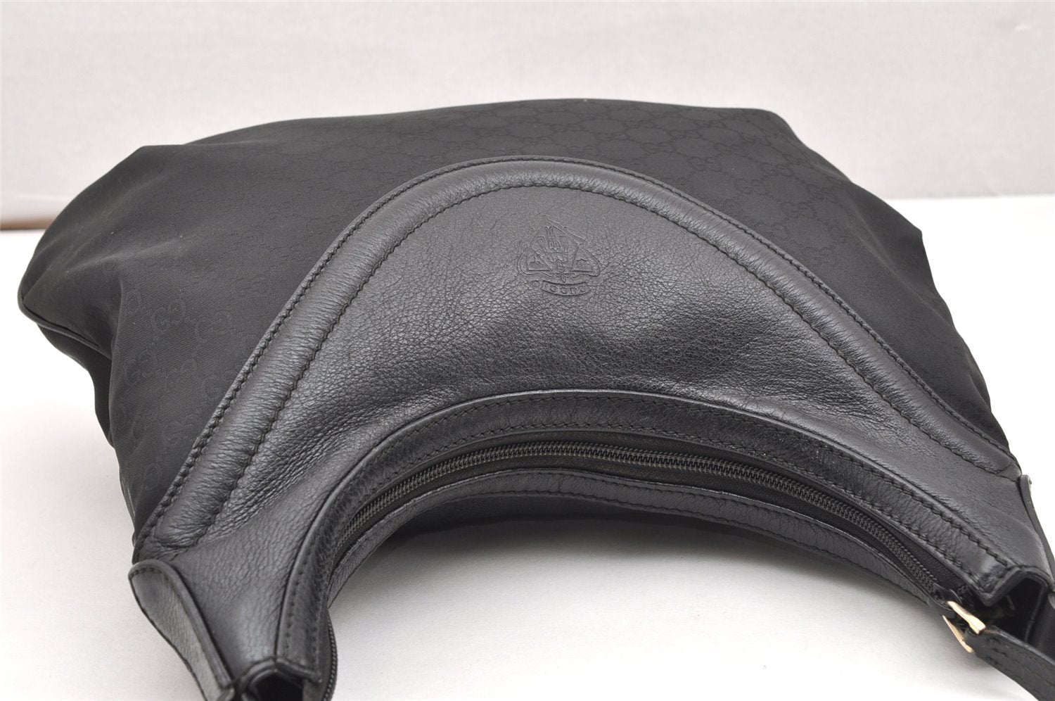 Authentic GUCCI Vintage Bamboo Shoulder Hand Bag Nylon Leather Black 6068K