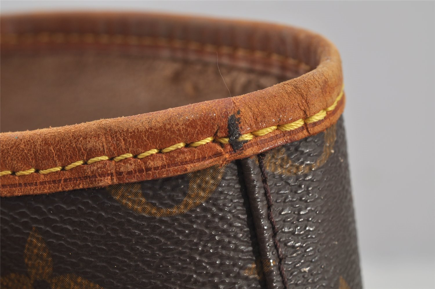 Authentic Louis Vuitton Monogram Bucket PM Shoulder Tote Bag M42238 Junk 6076J