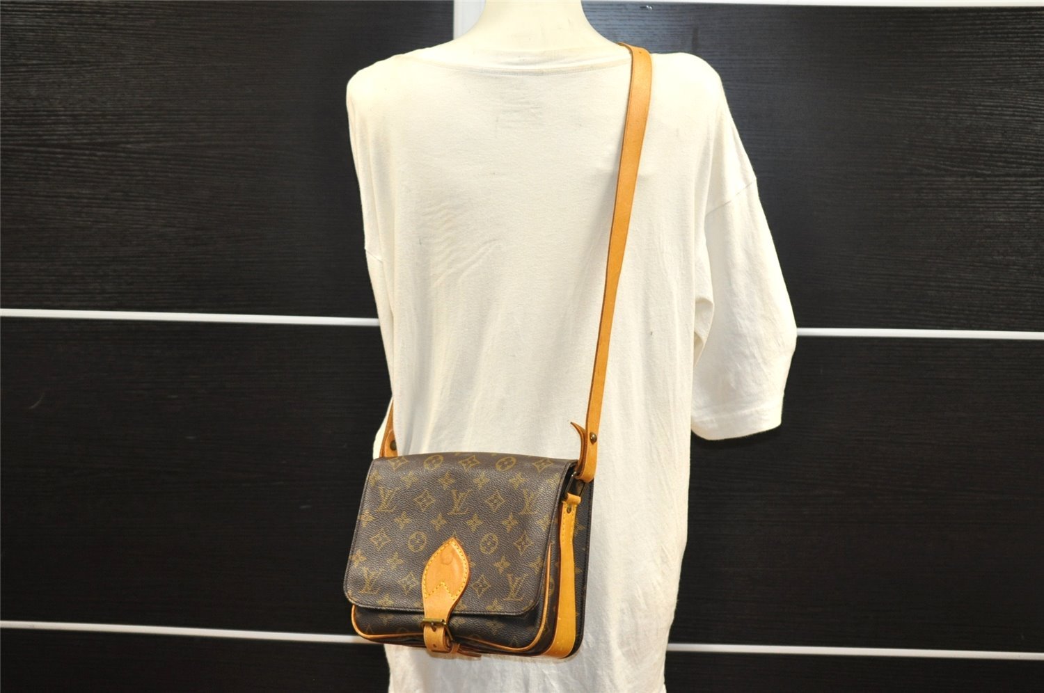 Authentic Louis Vuitton Monogram Cartouchiere MM M51253 Shoulder Cross Bag 6077I