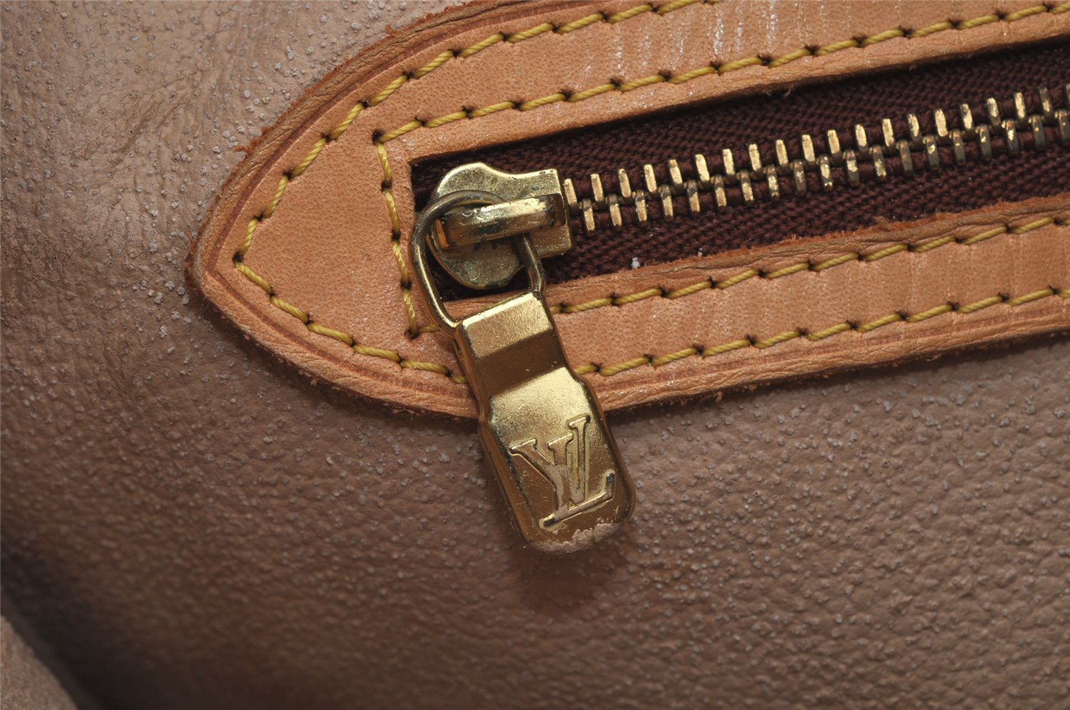 Authentic Louis Vuitton Monogram Bucket PM Shoulder Tote Bag M42238 Junk 6078J