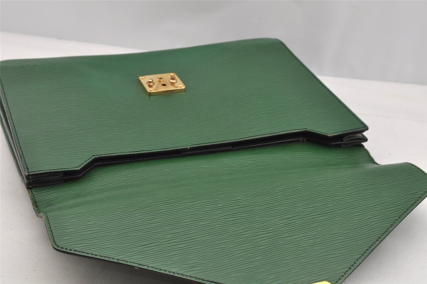 Authentic Louis Vuitton Epi Serviette Conseiller Briefcase Green LV 6079I