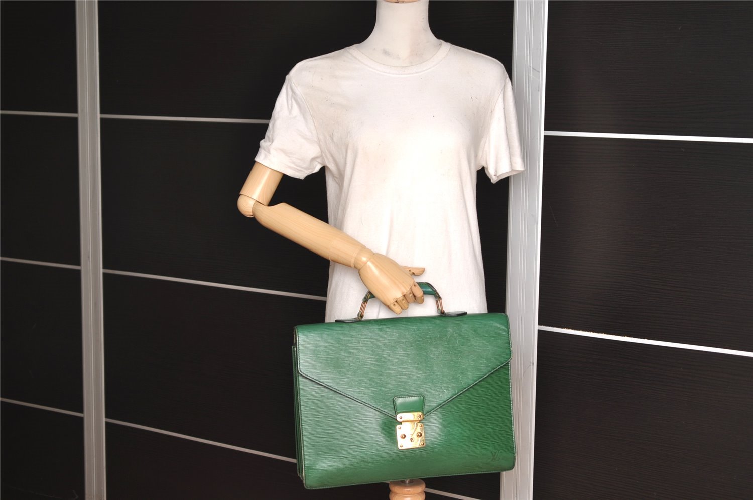 Authentic Louis Vuitton Epi Serviette Conseiller Briefcase Green LV 6079I