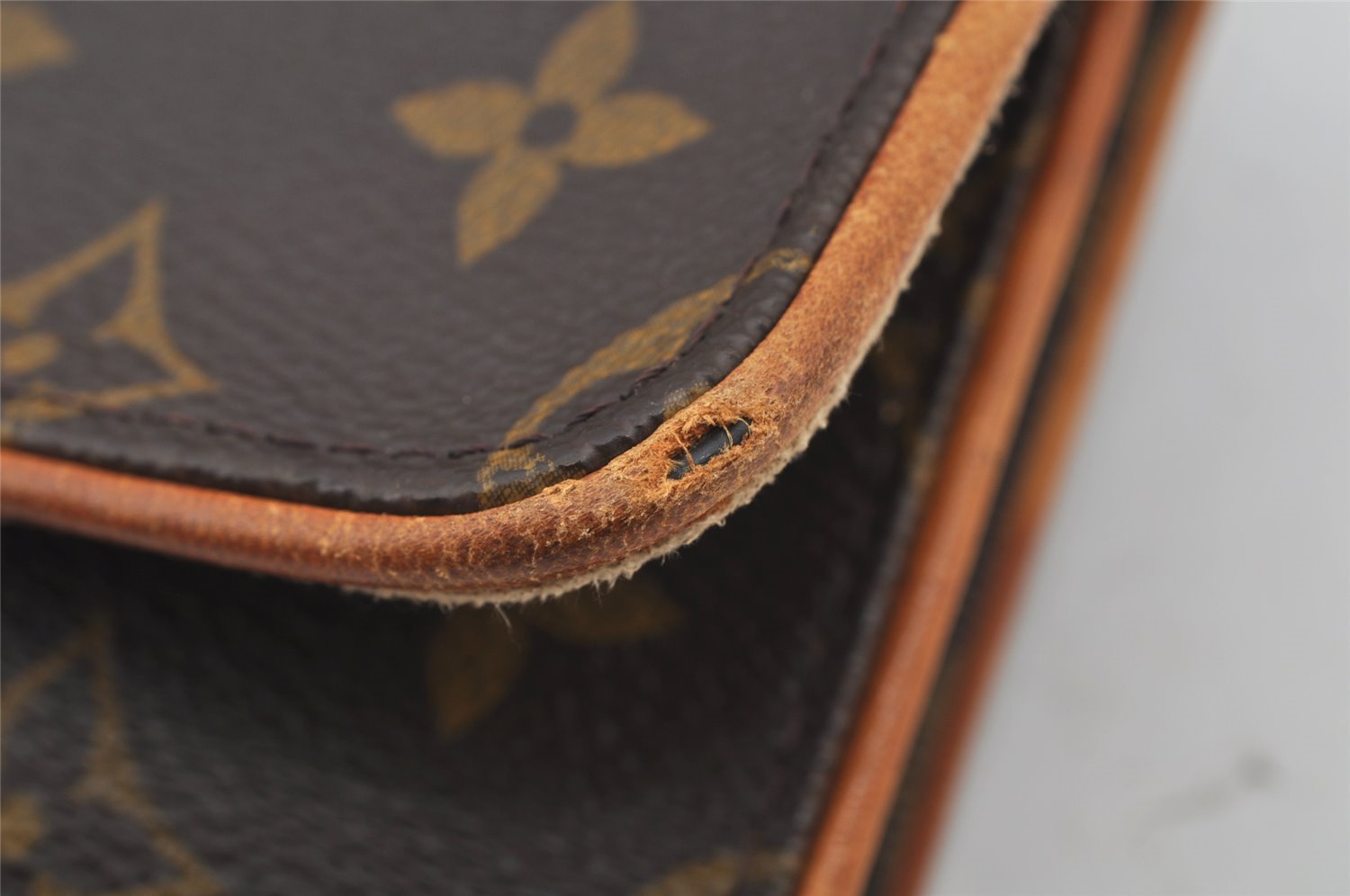 Authentic Louis Vuitton Monogram Pochette Twin GM Shoulder Bag M51852 LV 6079J