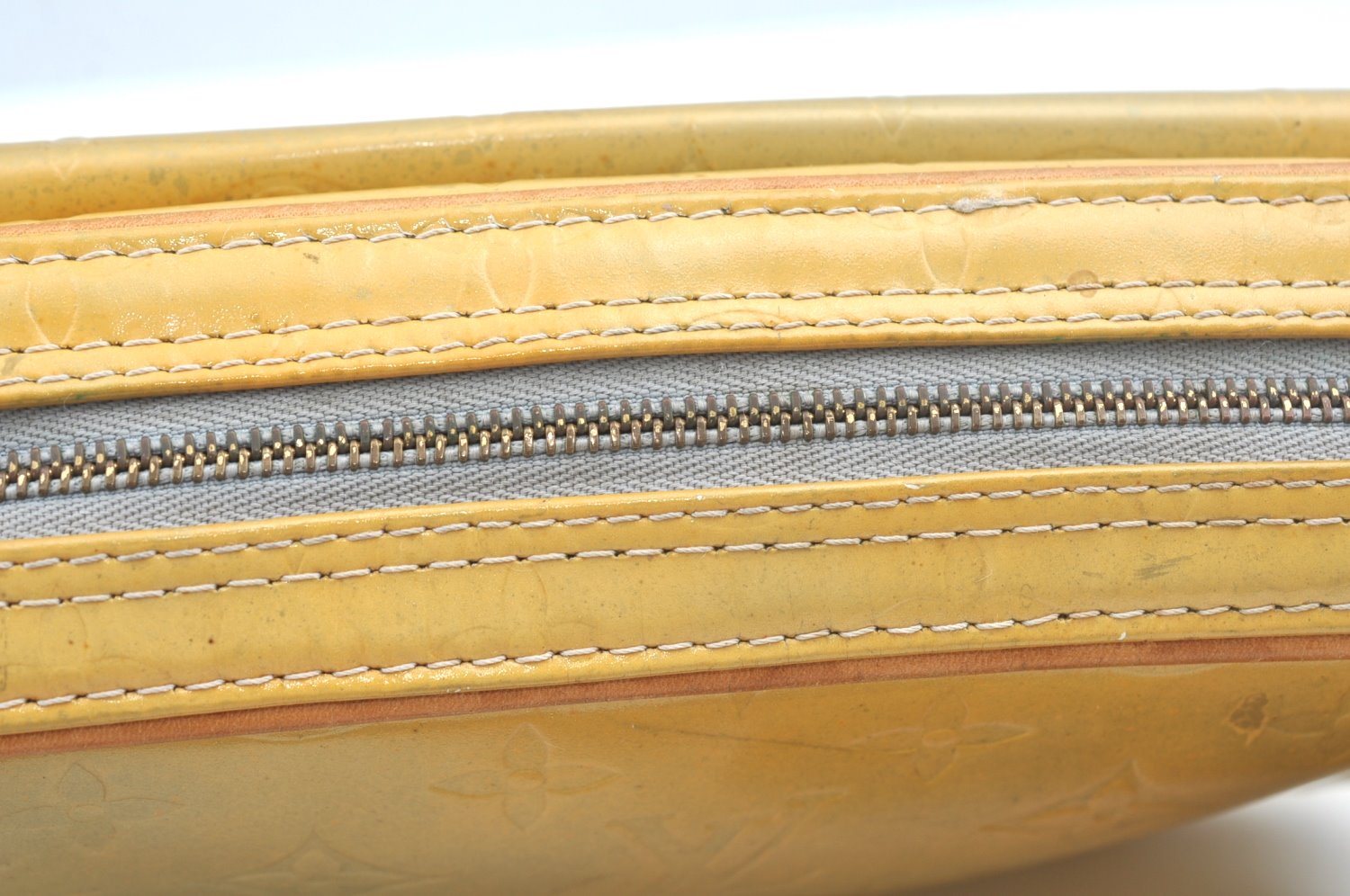 Authentic Louis Vuitton Vernis Fulton Waist Body Bag Yellow M91041 LV 6081I
