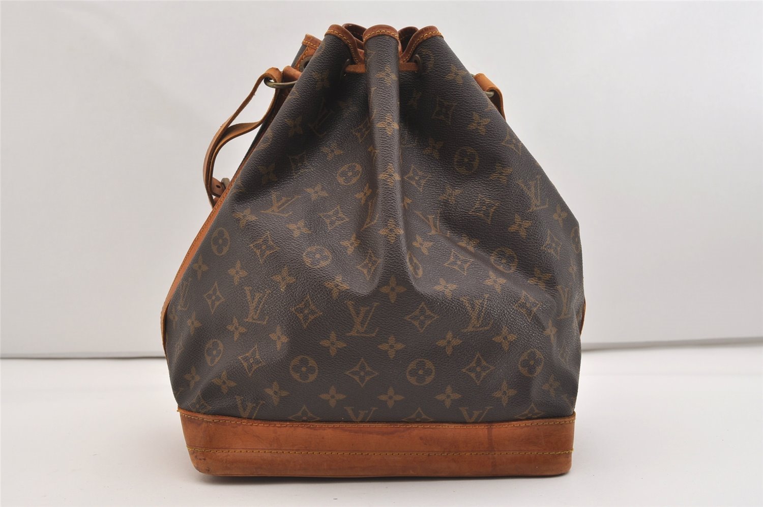 Authentic Louis Vuitton Monogram Noe Shoulder Drawstring Bag M42224 LV 6088J