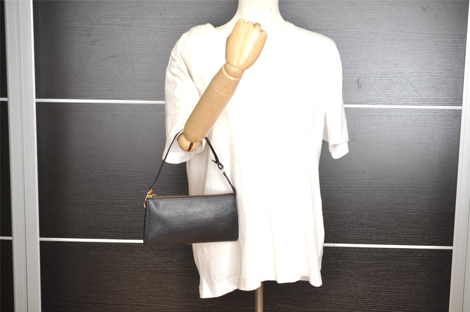 Authentic Louis Vuitton Epi Pochette Accessoires Pouch Black M52952 LV 6091I