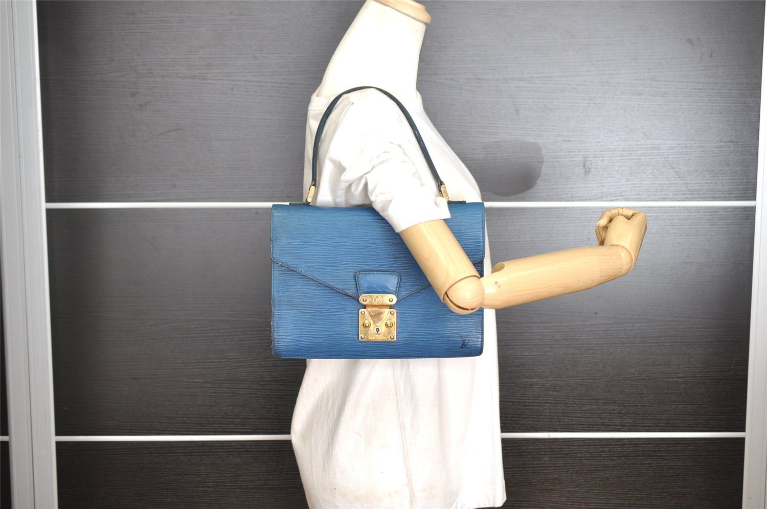 Authentic Louis Vuitton Epi Concorde Hand Bag Purse Blue M52135 LV 6092I