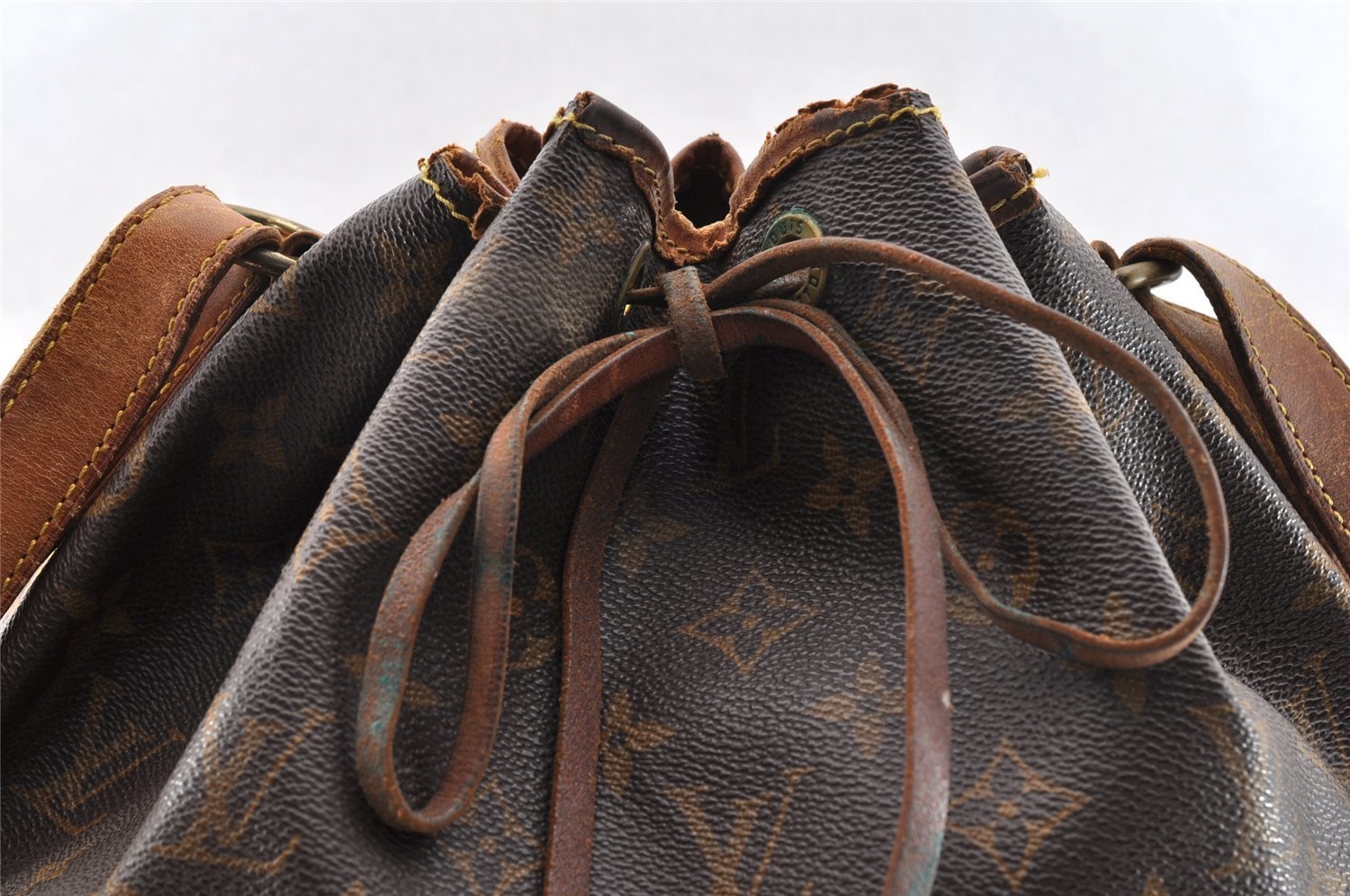 Authentic Louis Vuitton Monogram Petit Noe M42226 Shoulder Drawstring Bag 6103I