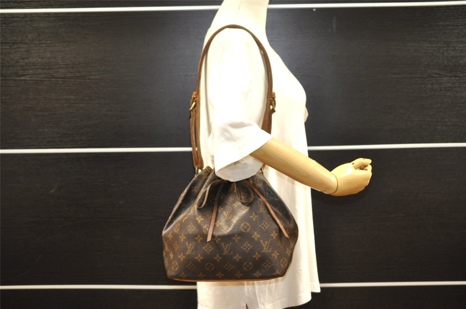 Authentic Louis Vuitton Monogram Petit Noe M42226 Shoulder Drawstring Bag 6103I