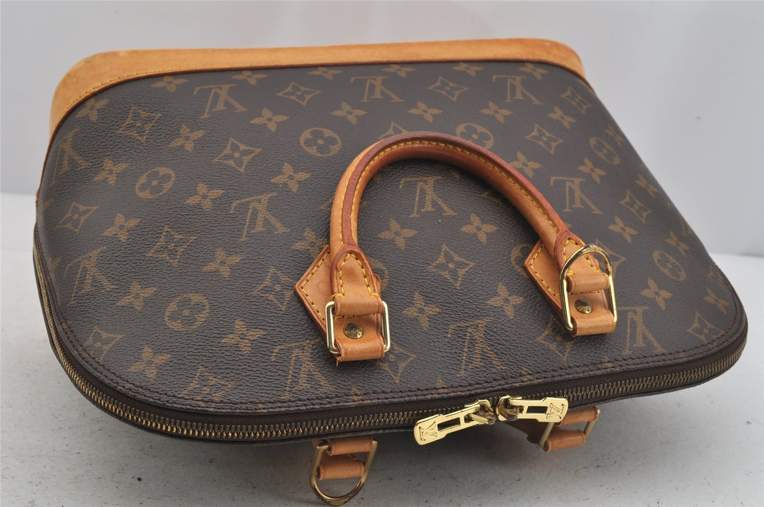 Authentic Louis Vuitton Monogram Alma Hand Bag Purse M51130 LV 6103J