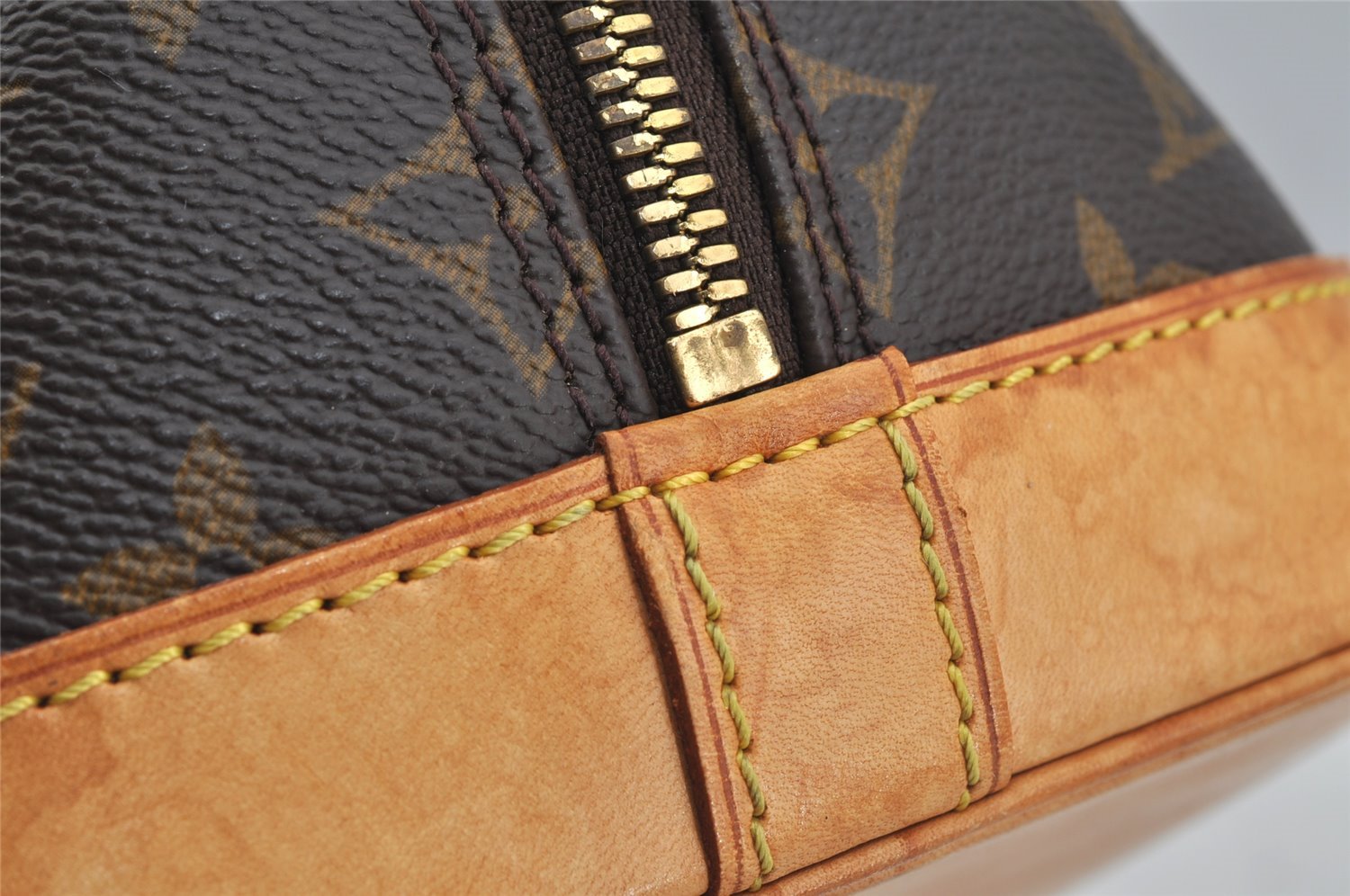 Authentic Louis Vuitton Monogram Alma Hand Bag Purse M51130 LV 6103J