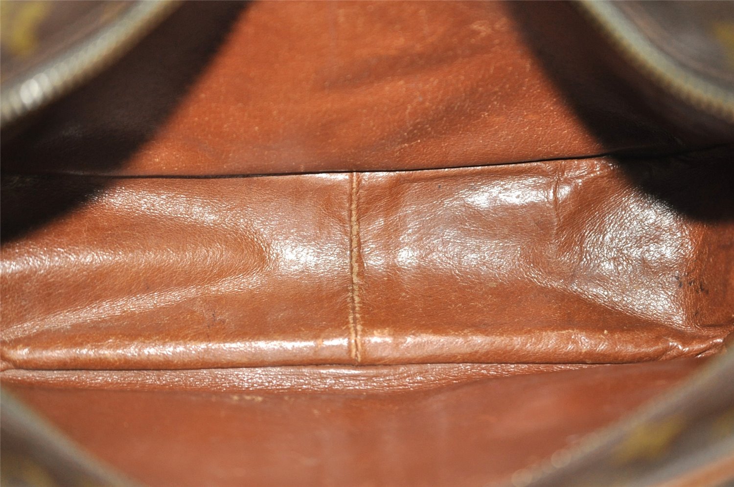 Authentic Louis Vuitton Monogram Nile Shoulder Cross Body Bag Old Model LV 6104I