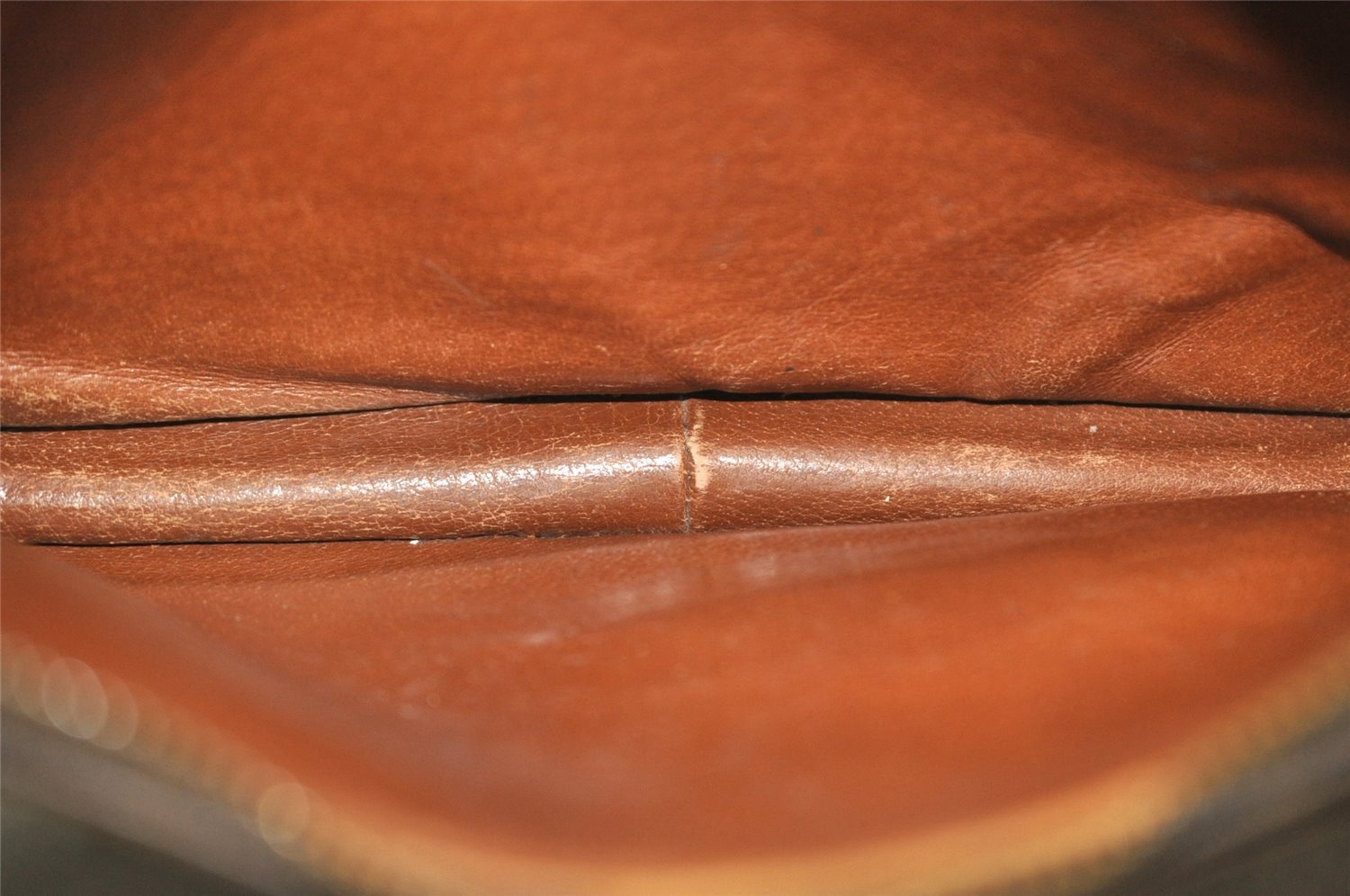 Authentic Louis Vuitton Monogram Nile Shoulder Cross Body Bag Old Model LV 6104I