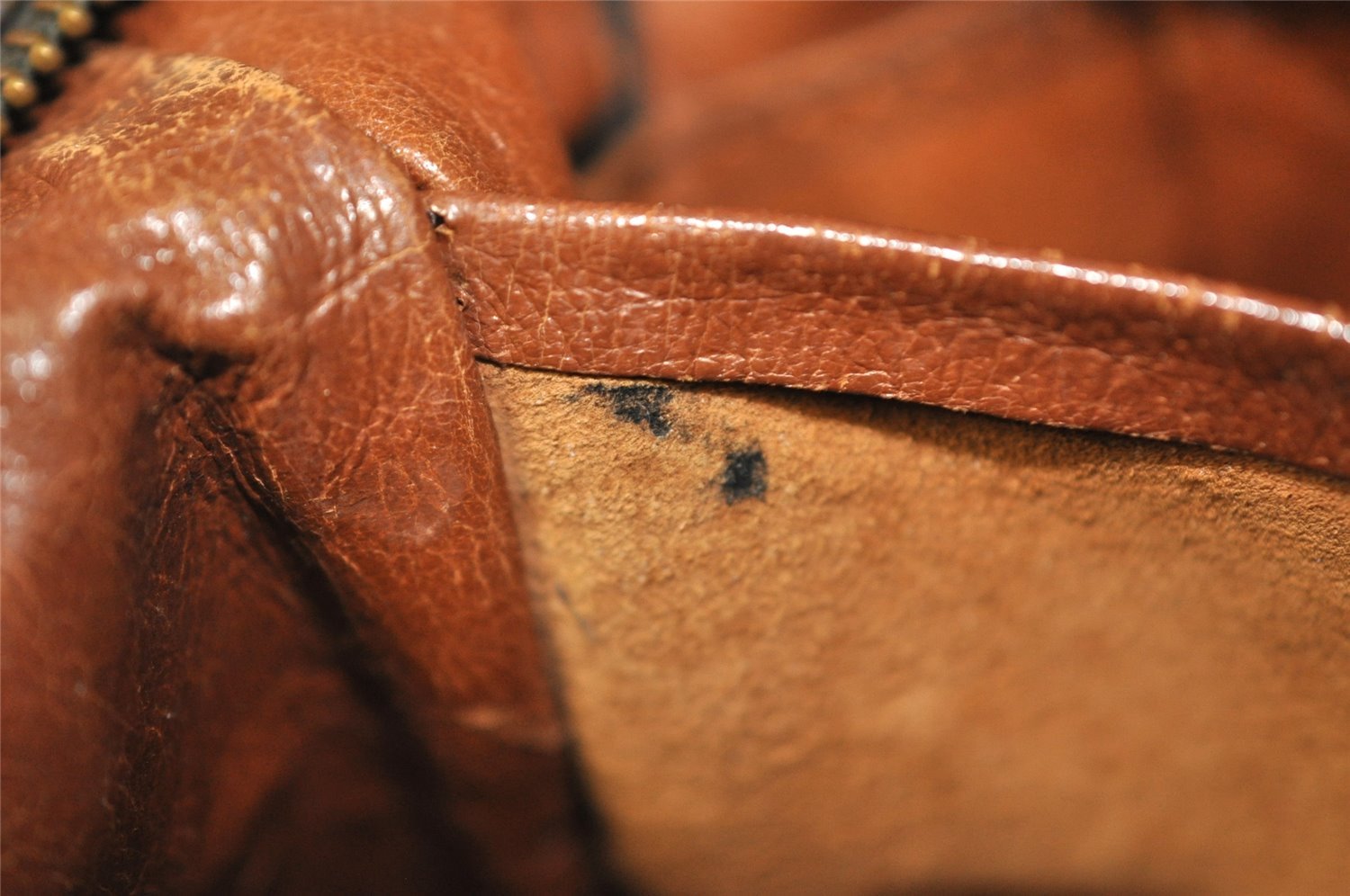 Authentic Louis Vuitton Monogram Nile Shoulder Cross Body Bag Old Model LV 6104I