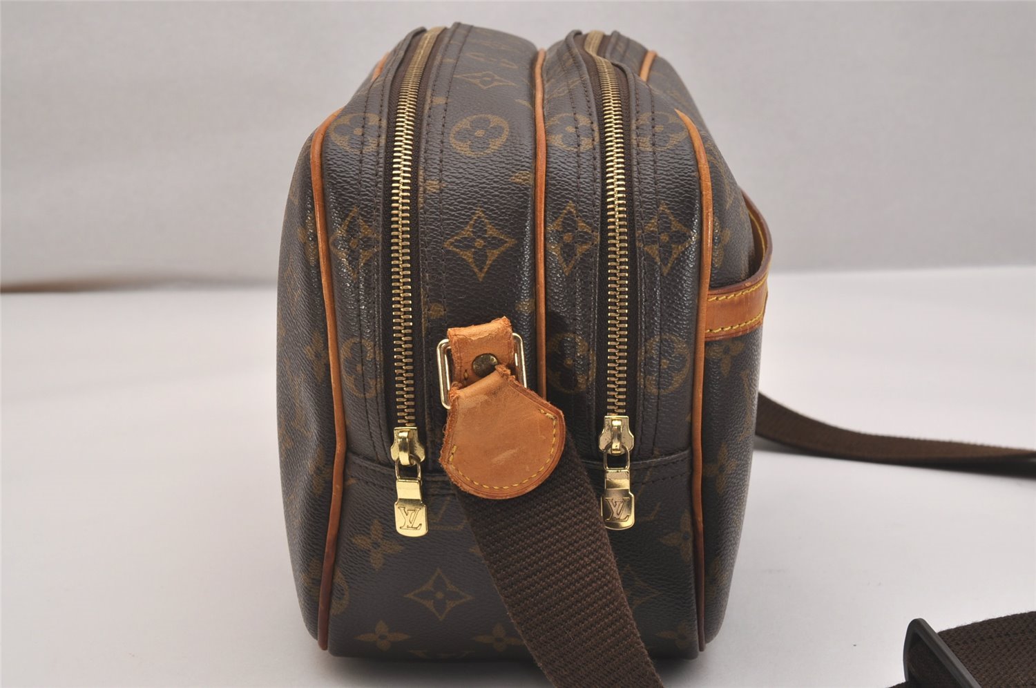 Authentic Louis Vuitton Monogram Reporter PM Shoulder Cross Bag M45254 LV 6104J