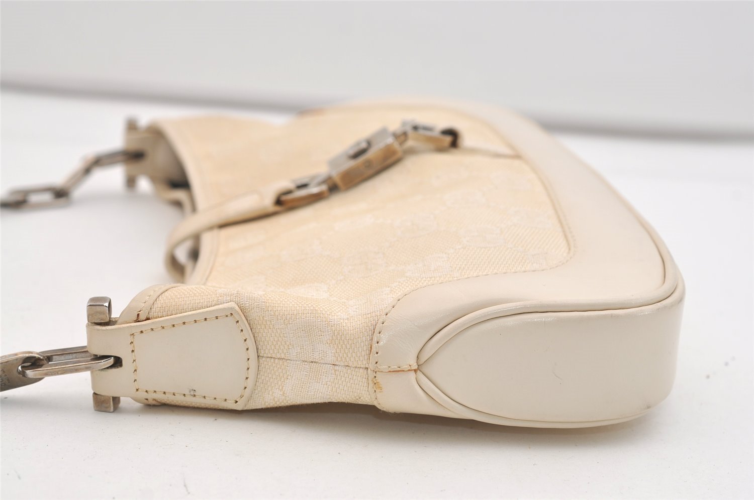 Authentic GUCCI Jackie Chain Shoulder Bag GG Canvas Leather 0014032 White 6106J