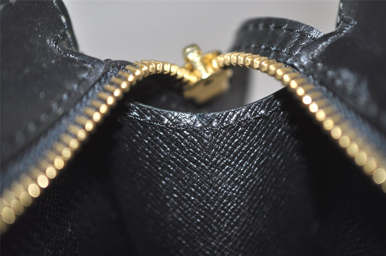 Authentic Louis Vuitton Epi Pochette Homme Clutch Hand Bag Black M52522 LV 6107I