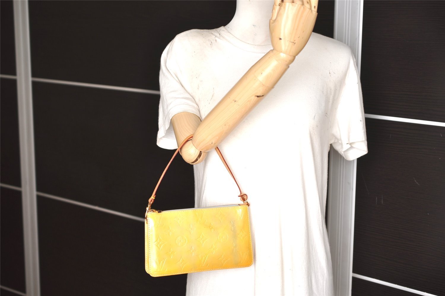 Authentic Louis Vuitton Vernis Lexington Hand Bag Pouch Yellow M91056 LV 6109K