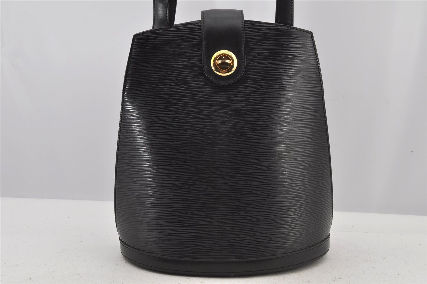 Authentic Louis Vuitton Epi Cluny Shoulder Bag Purse Black M52252 LV 6113J