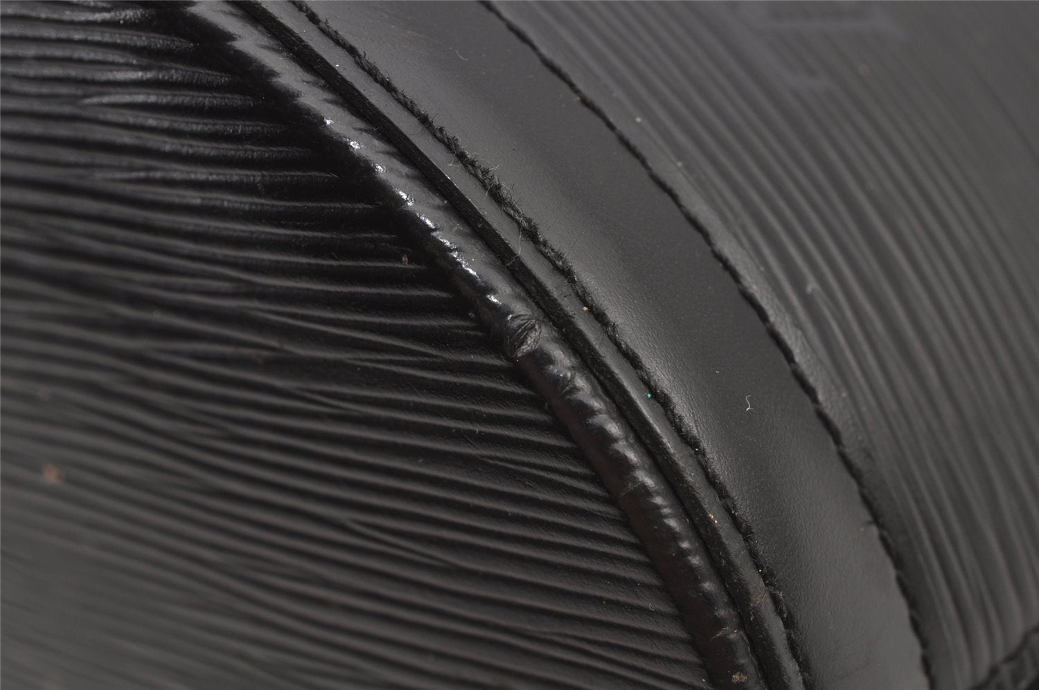 Authentic Louis Vuitton Epi Cluny Shoulder Bag Purse Black M52252 LV 6113J