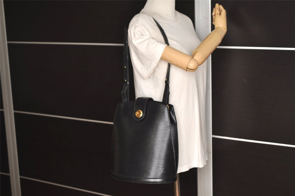Authentic Louis Vuitton Epi Cluny Shoulder Bag Purse Black M52252 LV 6113J