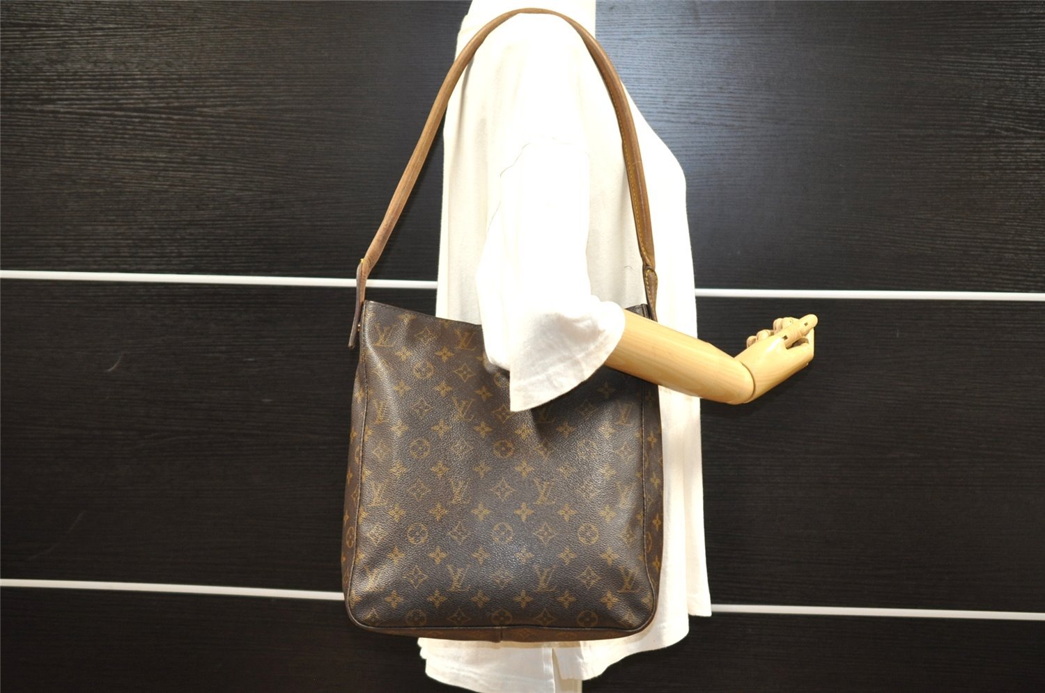 Authentic Louis Vuitton Monogram Looping GM Shoulder Bag M51145 LV 6114I