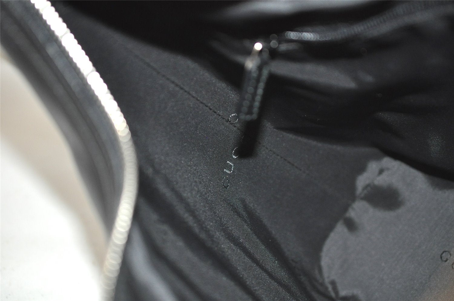 Authentic GUCCI Vintage Shoulder Bag Purse Leather 0013814 Black 6115J