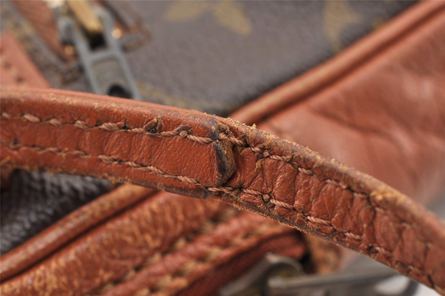 Authentic Louis Vuitton Monogram Pochette Sport Clutch Hand Bag Old Model 6116I