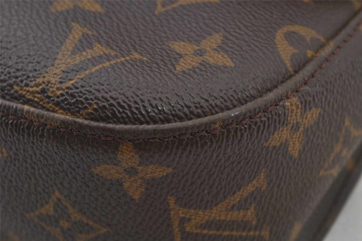 Authentic Louis Vuitton Monogram Saint Cloud GM M51242 Shoulder Cross Bag 6124J